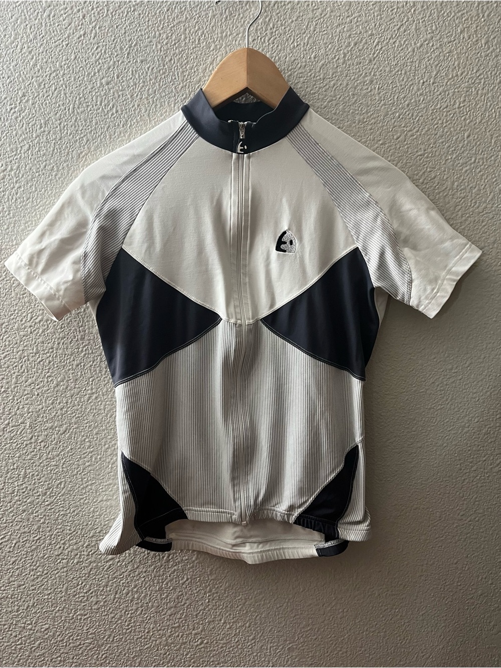 Etxeondo Womens Cycling Zip Up Pocket Top Size Medium